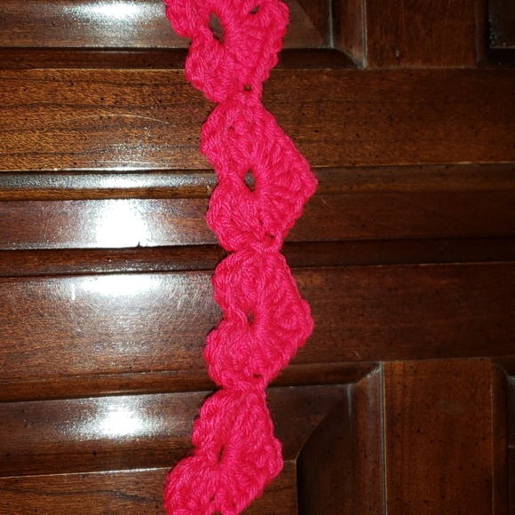 Crochet Red Hearts Garland - Picture 3 of 4
